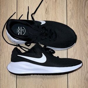 NWT - Nike Revolution 8.5 Wide Black and White Running Shoes